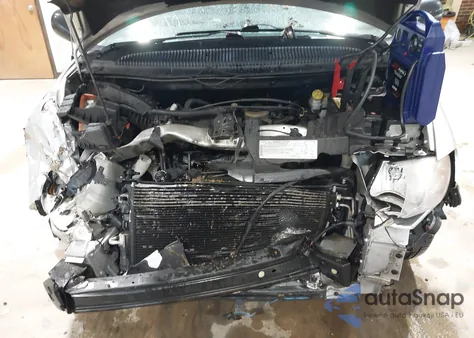 2005 Chrysler Town & Country из США, поврежденный, VIN 1C4GP45R35B286690